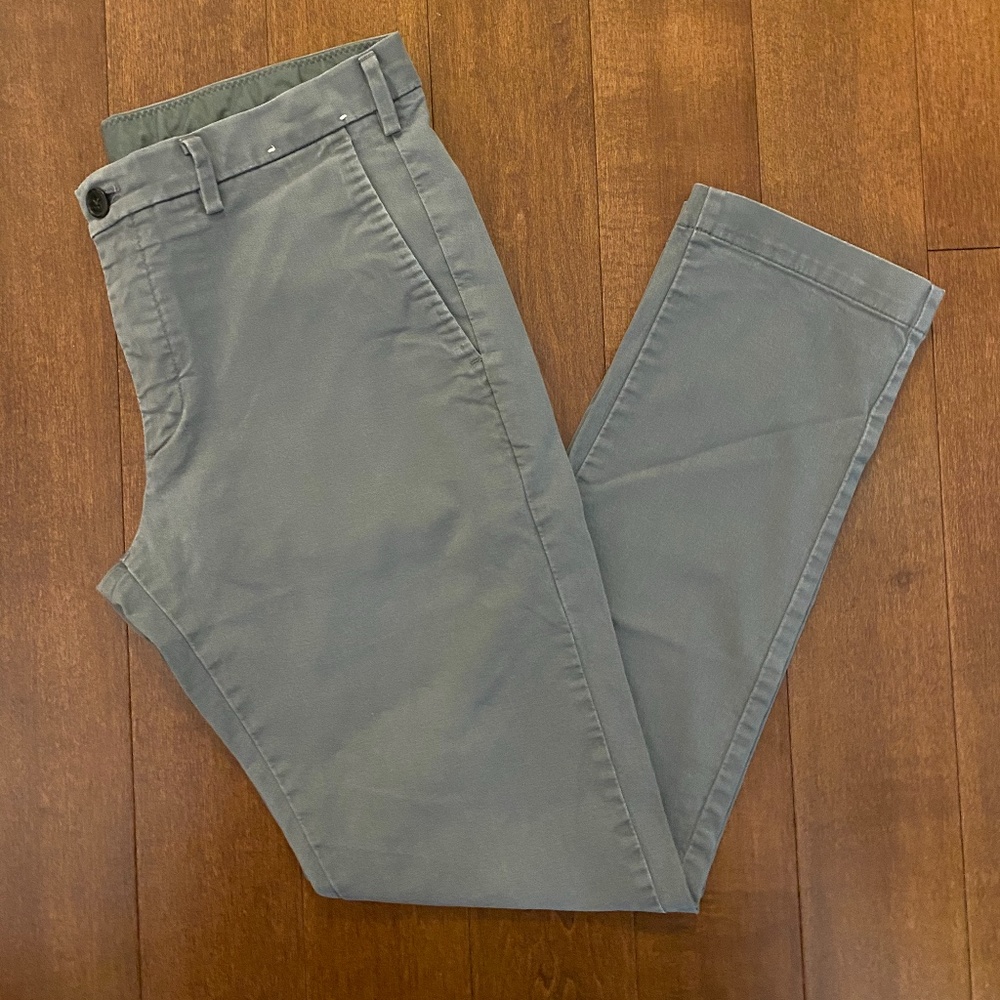 Uniqlo - Slim Fit Stretch Chinos - Size 31